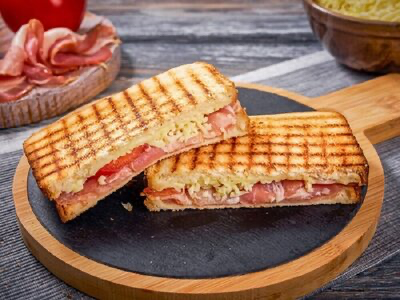 Сэндвич с пеперони