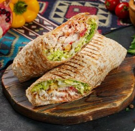 Шаурма на углях с курицей в армянском лаваше