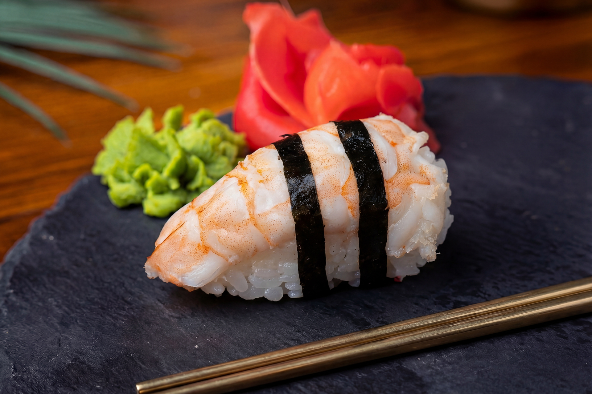 Суши с креветкой