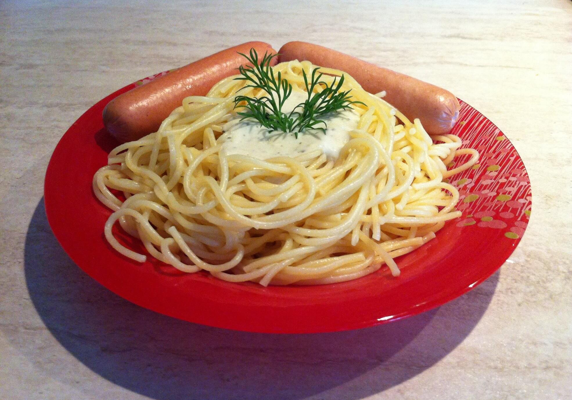 Макароны с сосиской