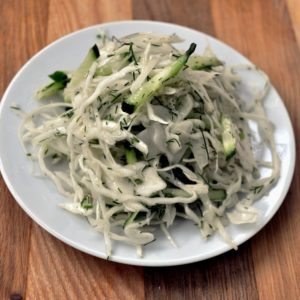 Салат со свежей капустой и огурцом