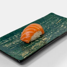 Суши с лососем