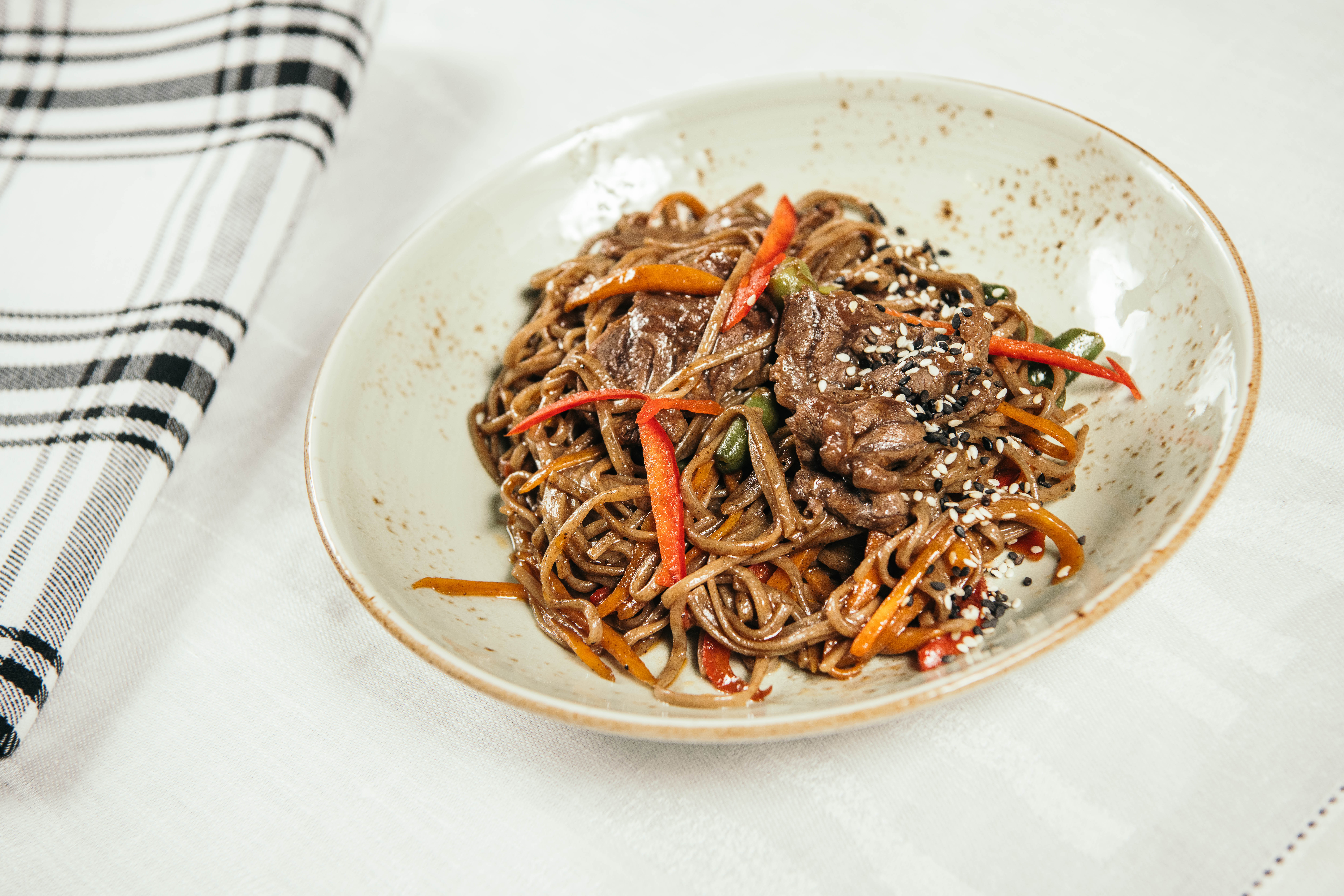 Гречневая лапша с говяжьей вырезкой