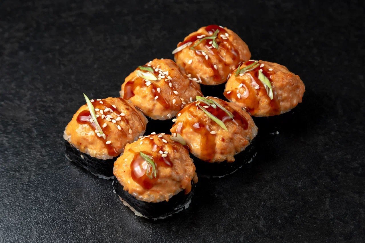 Запеченный ролл с лососем 