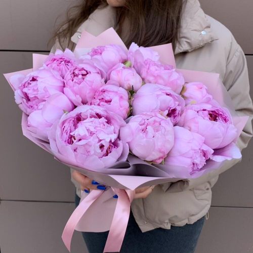Розовые пионы