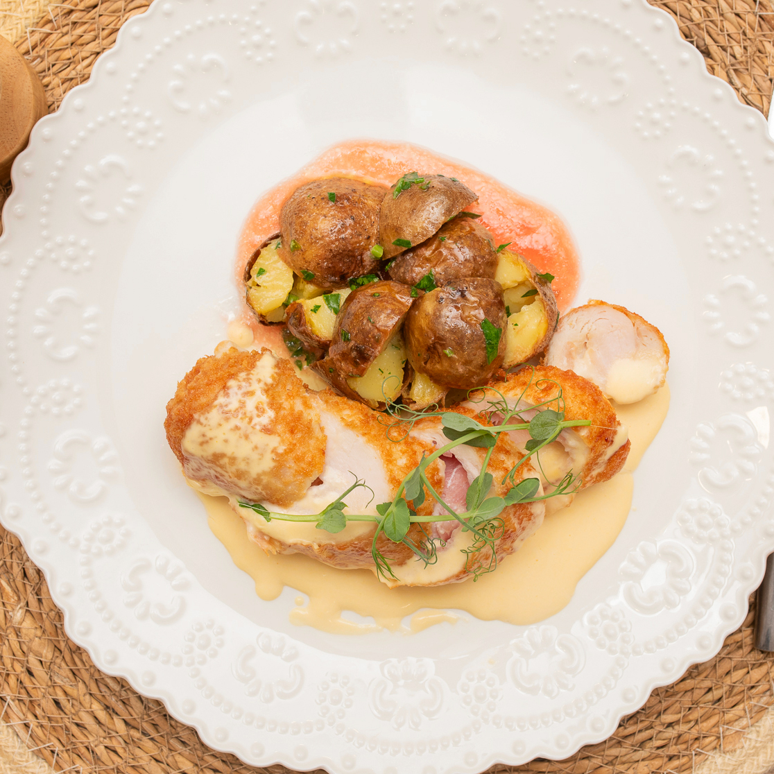 Кордон блю с овощным соте