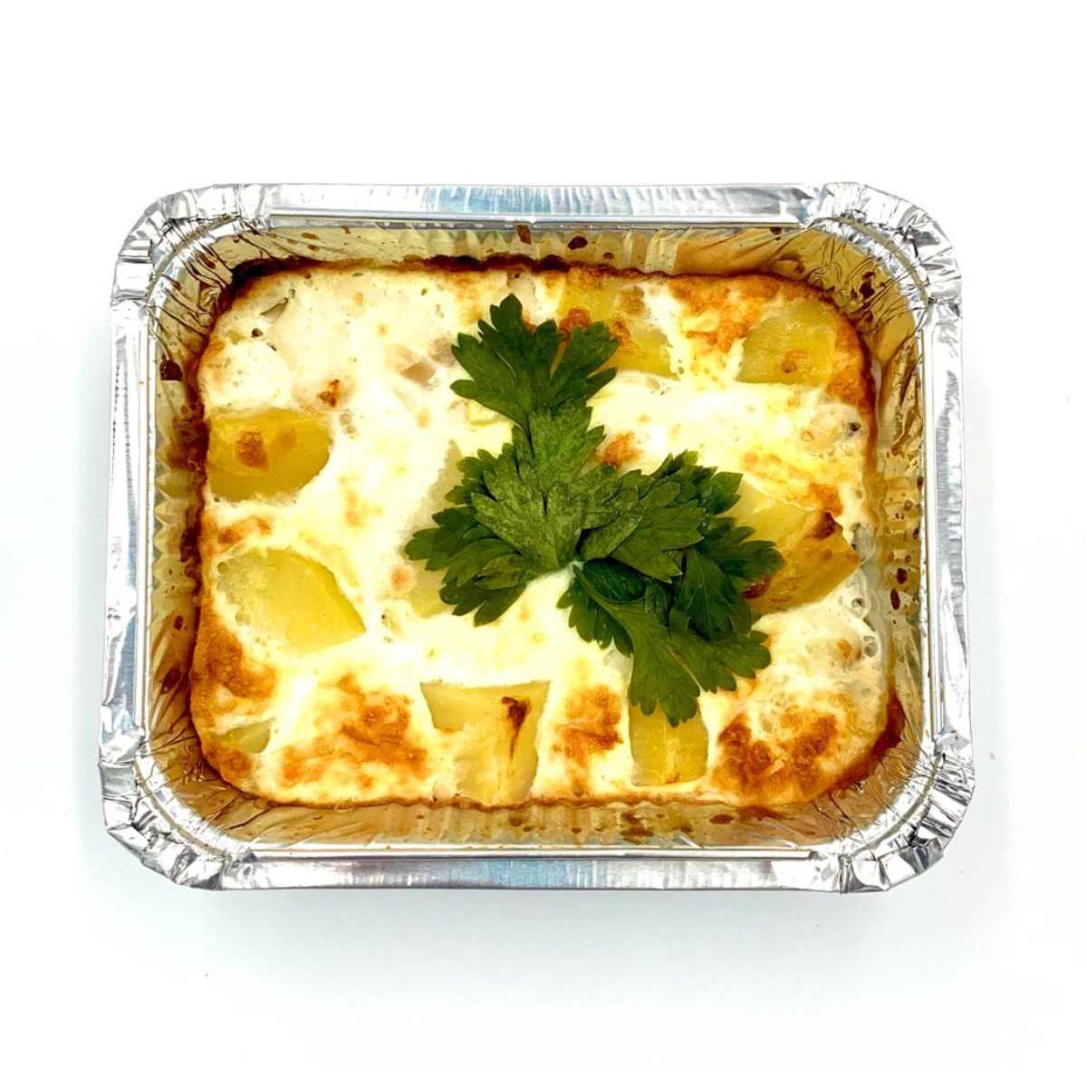 Треска с картофелем, сыром и яйцом