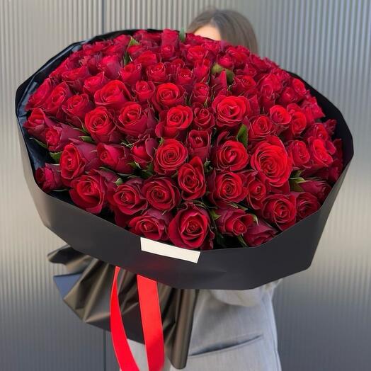101 Роза букет пышный