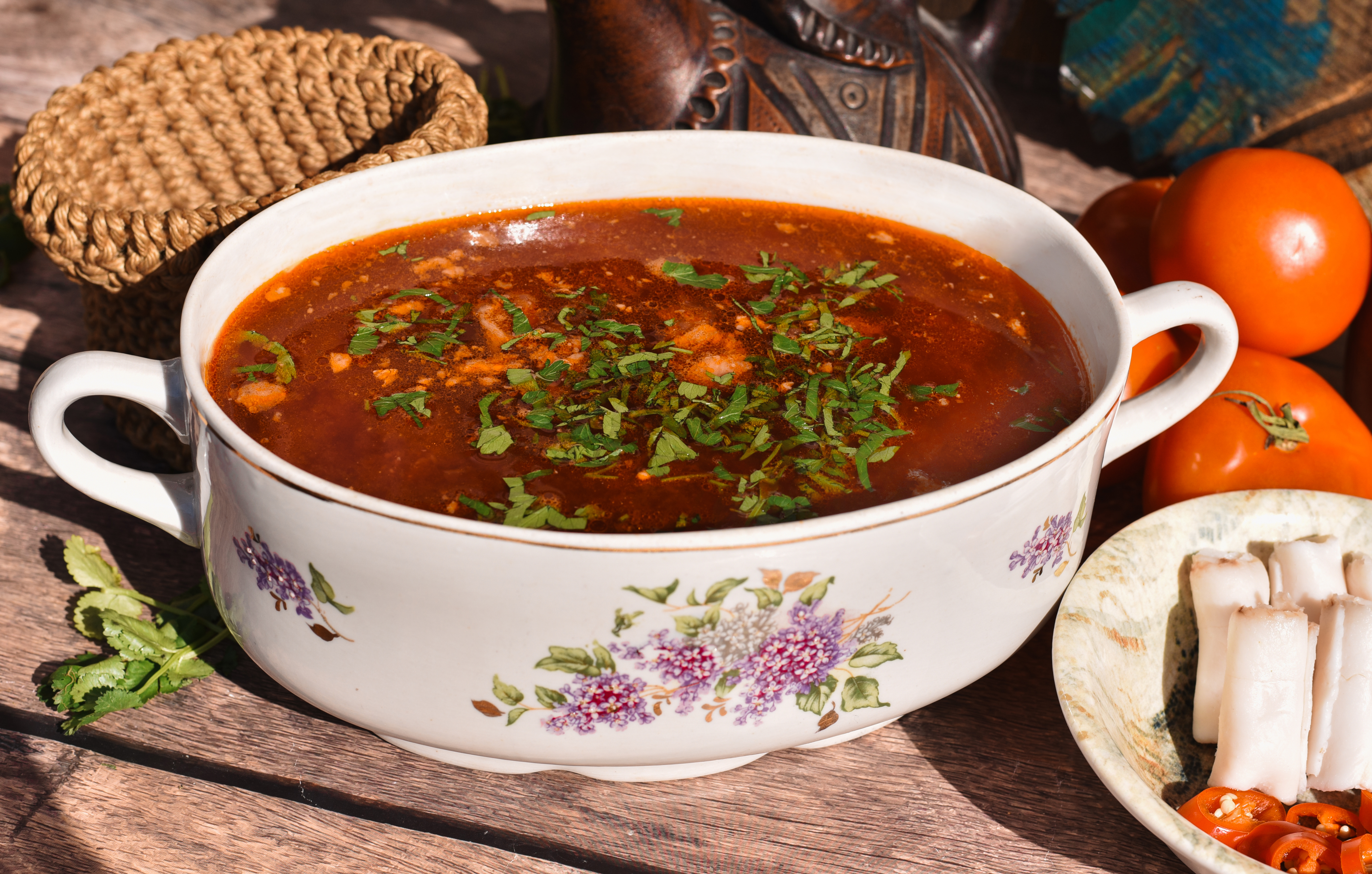 Наваристый красный борщ с говядиной и грузинской аджикой