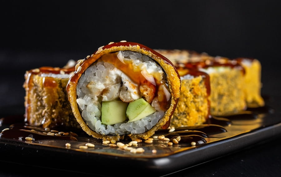 Темпура с угрем и авокадо