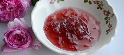 Варенье с лепестками роз