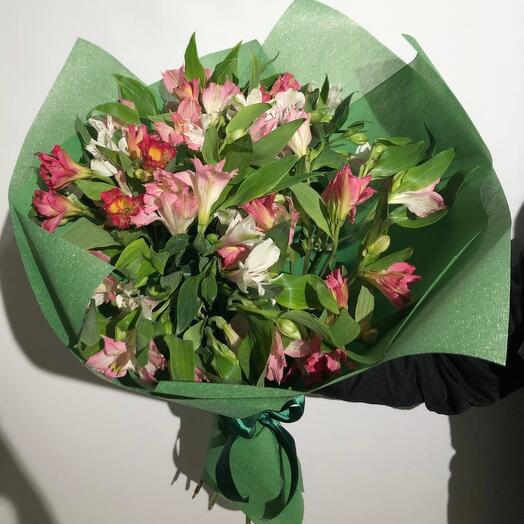 Букет альстромерий