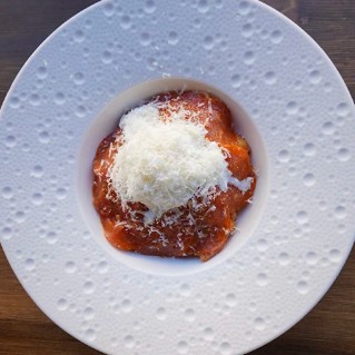 Остренькая пепперони с страчателлой