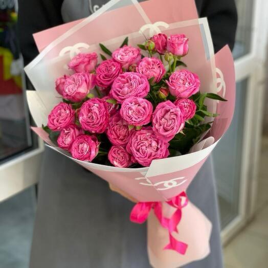 Кустовые пионовидные розы букет