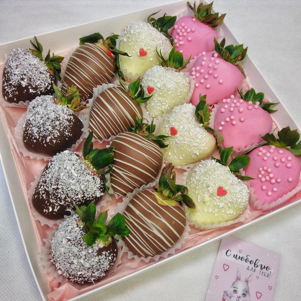 Набор из 16 клубник в шоколаде 16-41-1