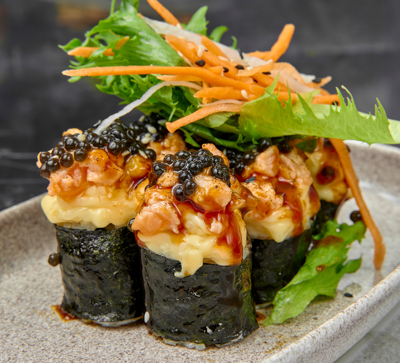 Опаленный с лососем и креветкой