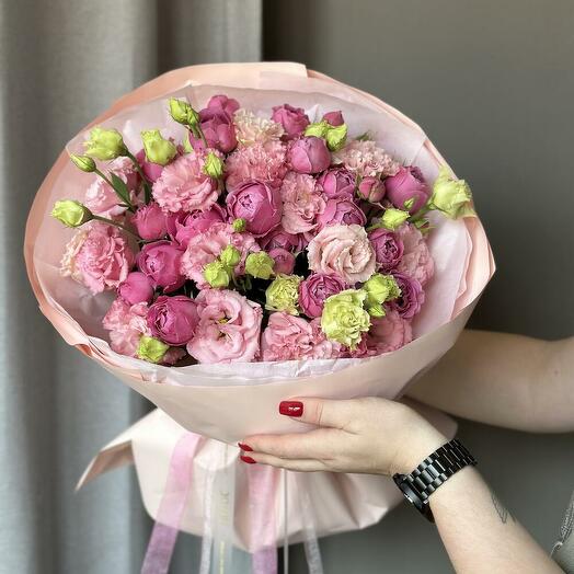 Пионовидная роза и эустома