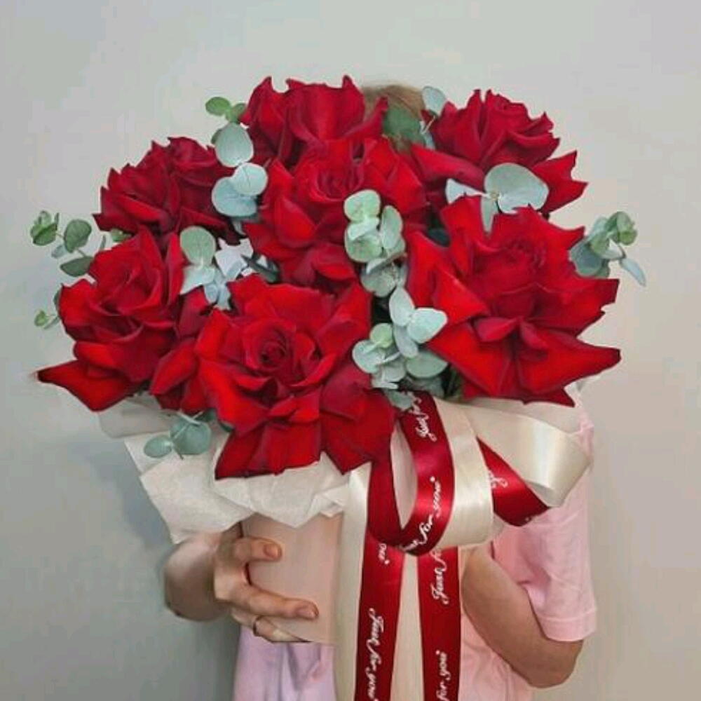 ОГРОМНАЯ ЛЮБОВЬ ИЗ РОЗ