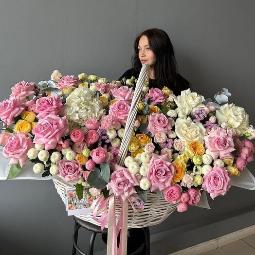 Премиум корзина с цветами