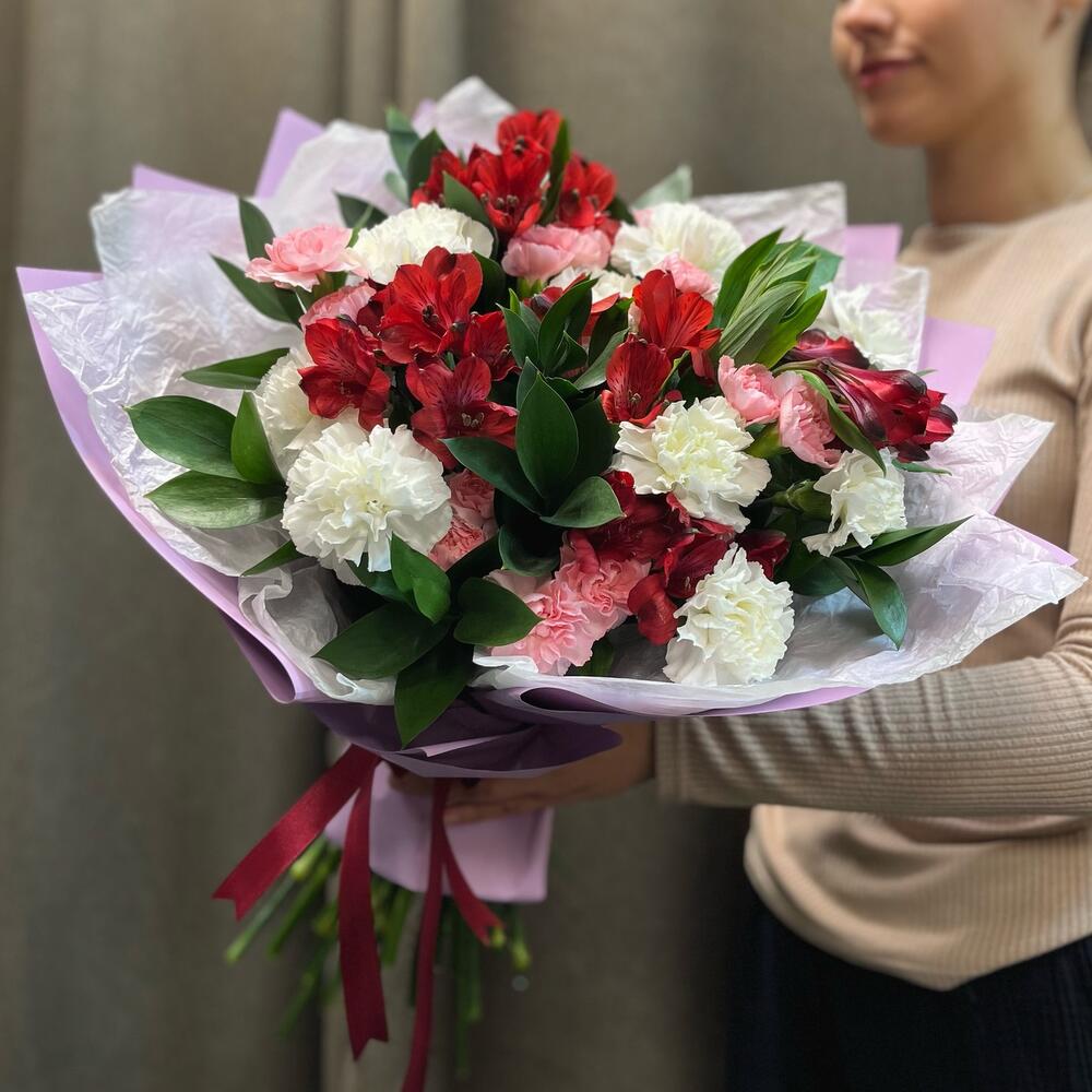 Из Красных Альстром. Гвоздик и Рускуса
