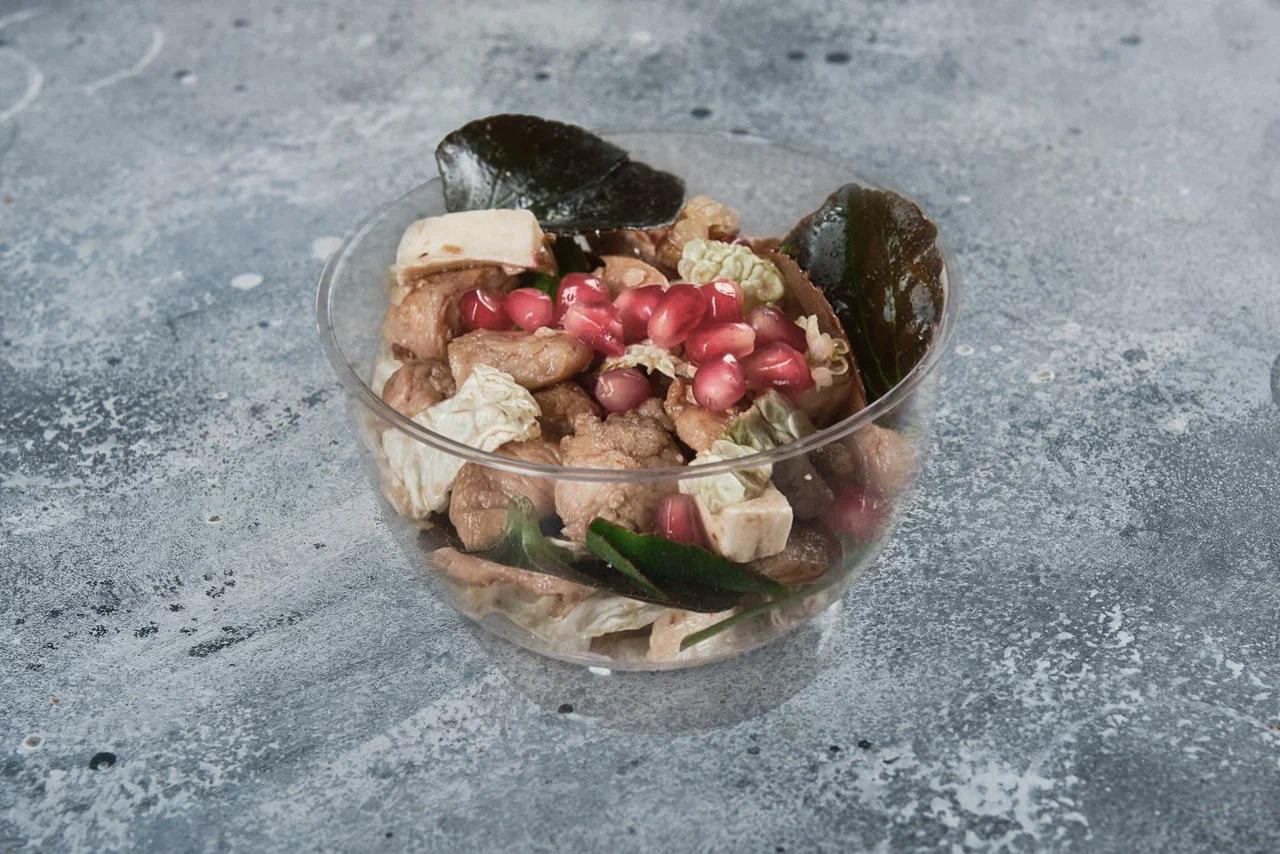 Салат с курочкой гриль