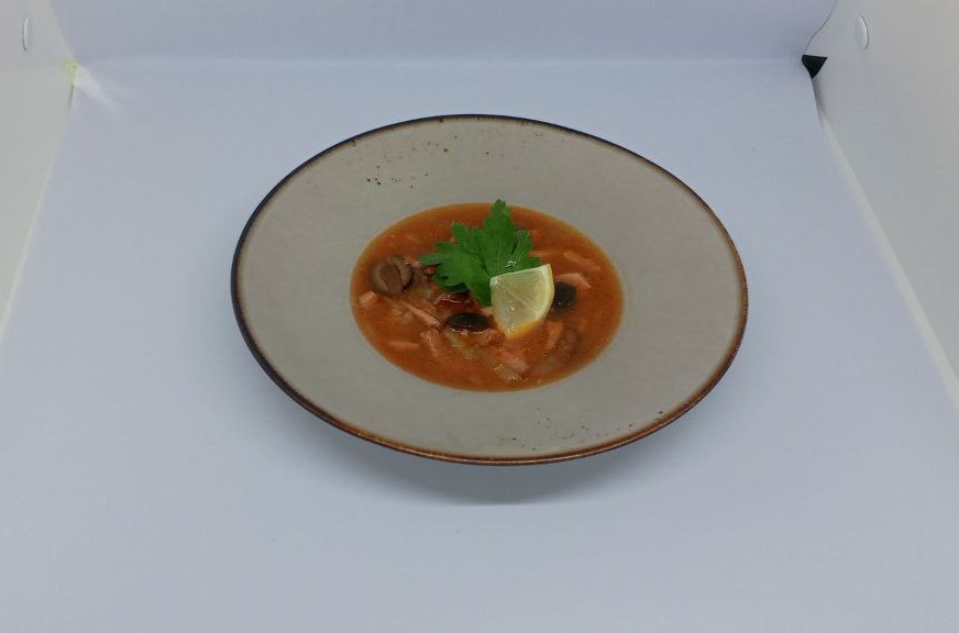 Солянка мясная.