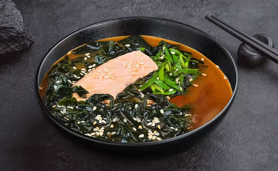 Мисо суп с лососем