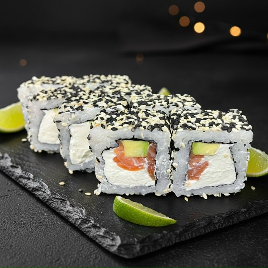 Ролл Бангкок с копченым лососем