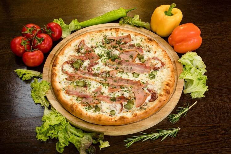 Мясная средняя (28см)