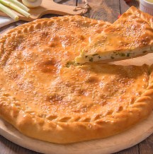 Пирог с луком и яйцом