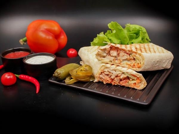 Шаурма с шашлыком из курицы и Халапеньо
