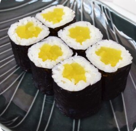 Ролл с дайконом