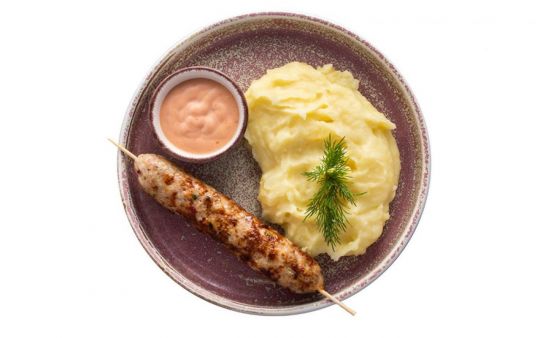 Кебаб из курицы с картофельным пюре