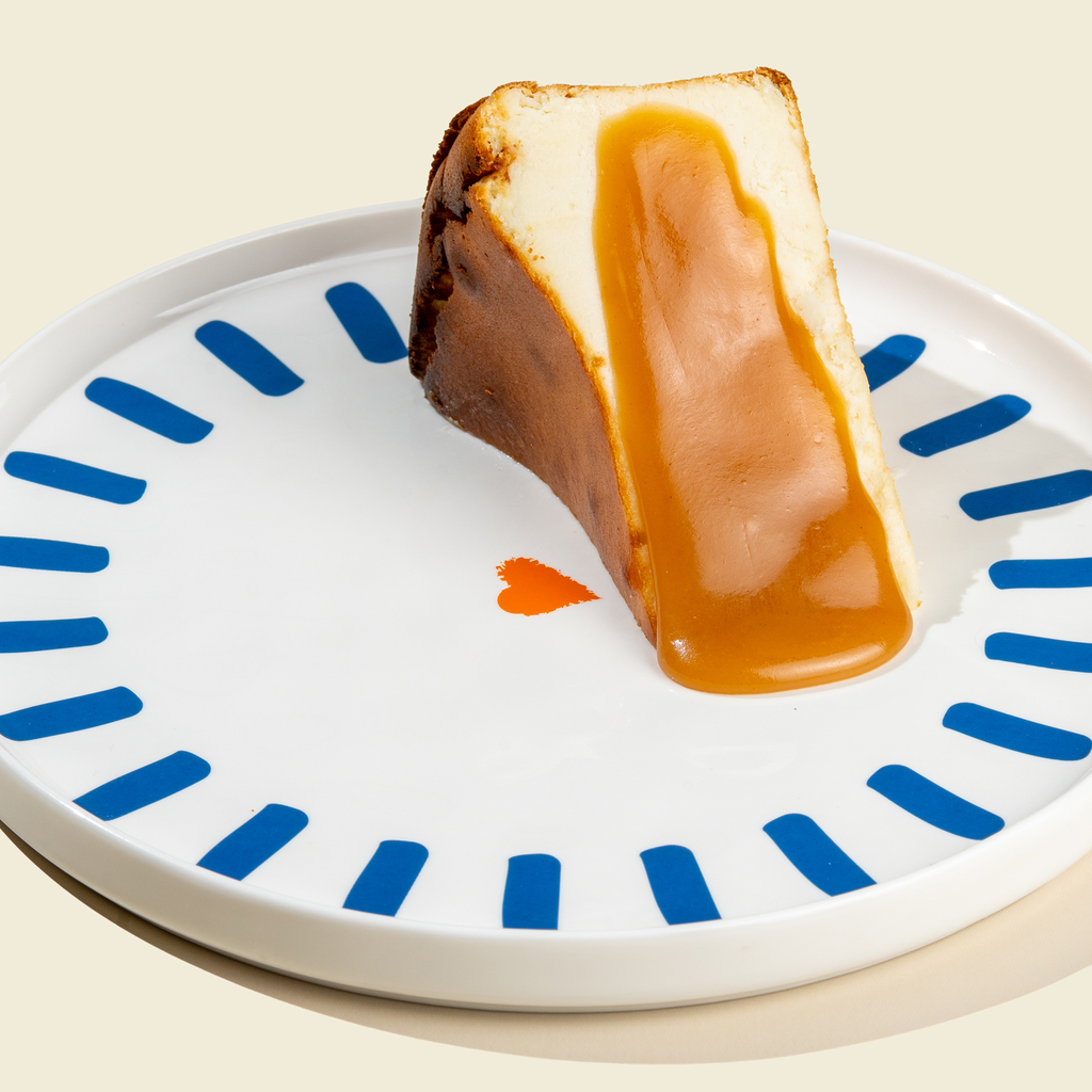 Чизкейк Сан-Себастьян с соленой карамелью