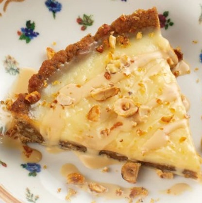 Лимонный пай с карамелью и фундуком