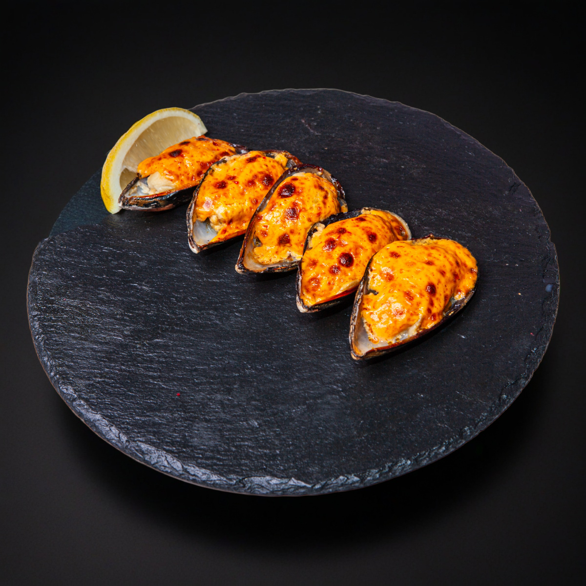 Мидии запеченные под спайси