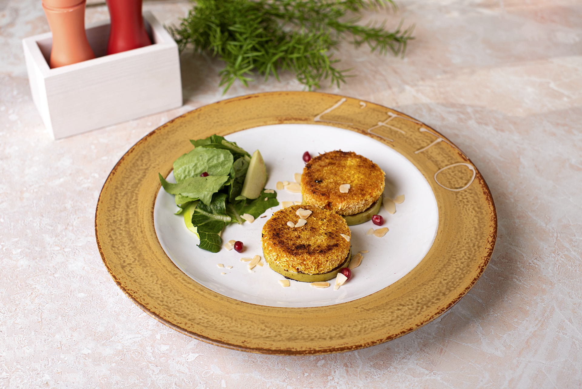 Морковные котлеты с изюмом