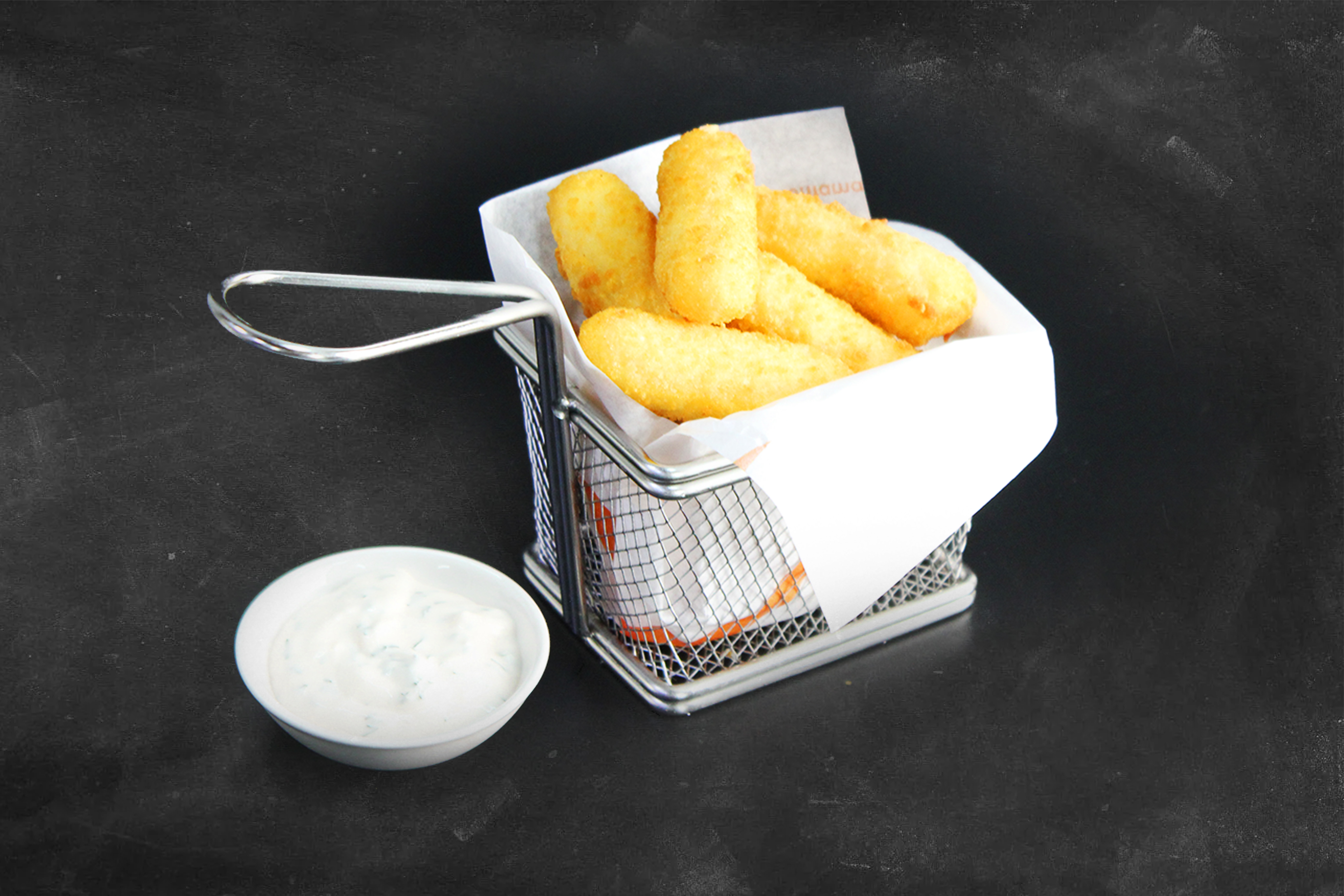 СЫРНЫЕ ПАЛОЧКИ  С СОУСОМ ПАРМЕДЖАНО