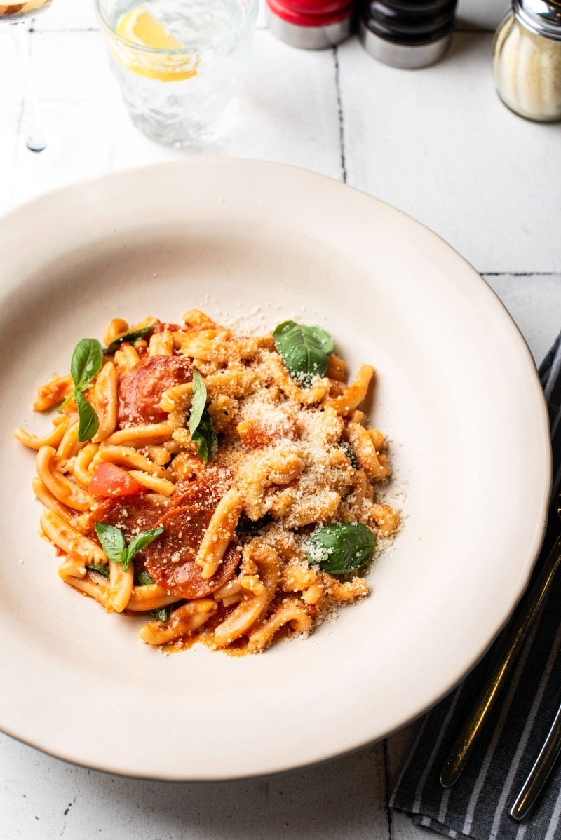 Казаречче Арабьята с чоризо