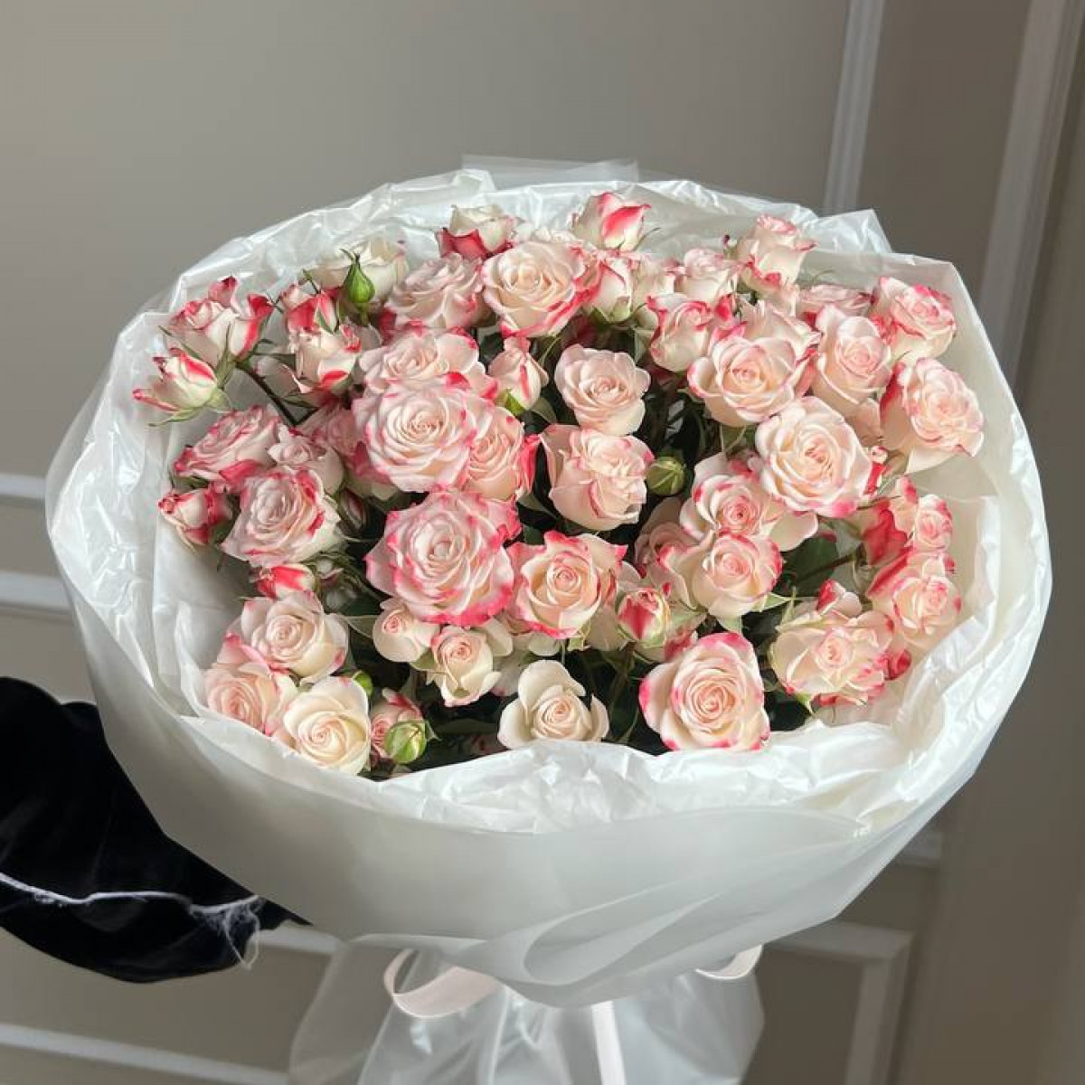 Букет из кустовых роз Артикул: 2686