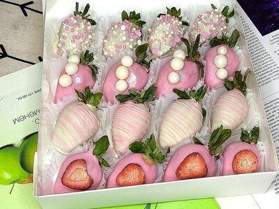 Клубника в белом шоколаде 2