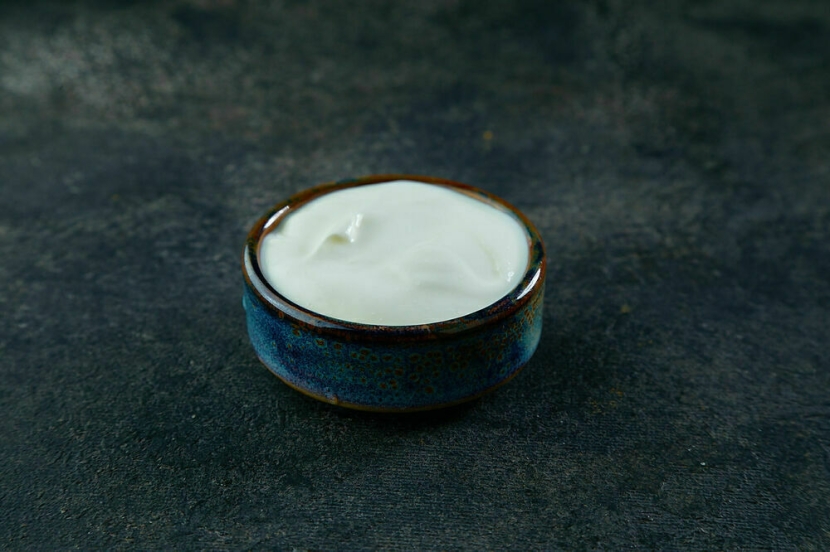 Соус из мацони со сванской солью