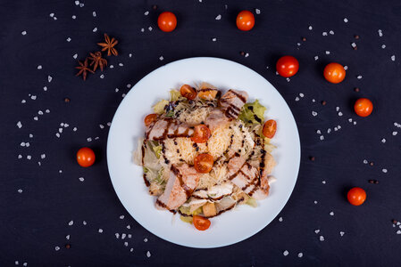 Салат Цезарь с цыпленком