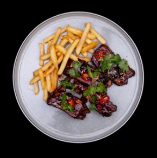 Свиные рёбра в вишн. BBQ и картоф. фри