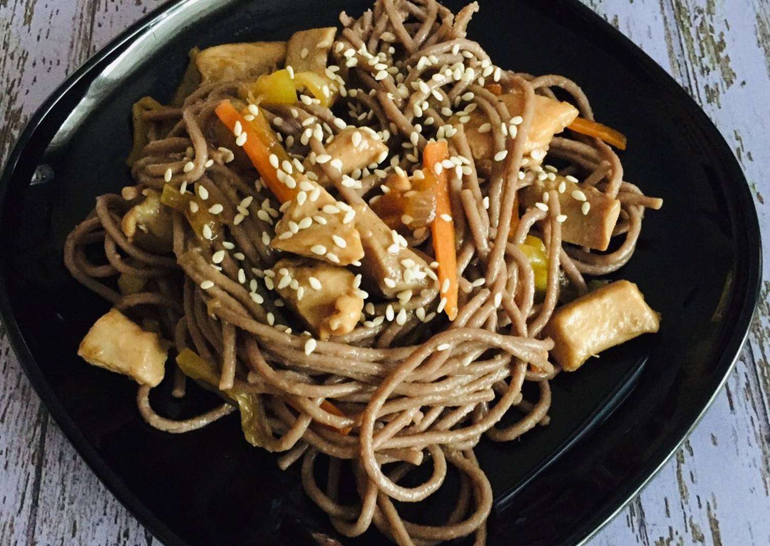 Лапша соба с овощами