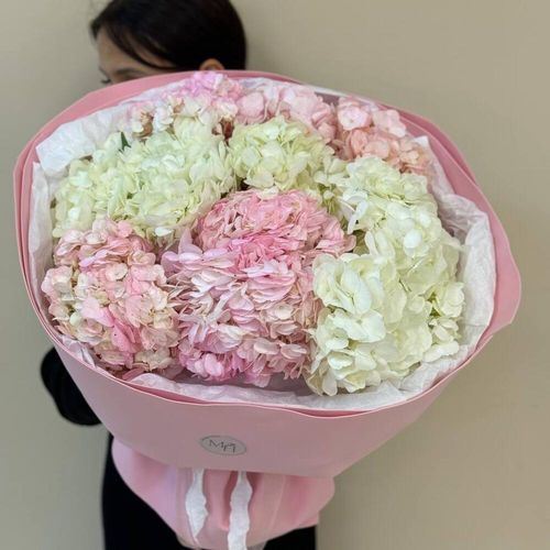 Букет из гортензий