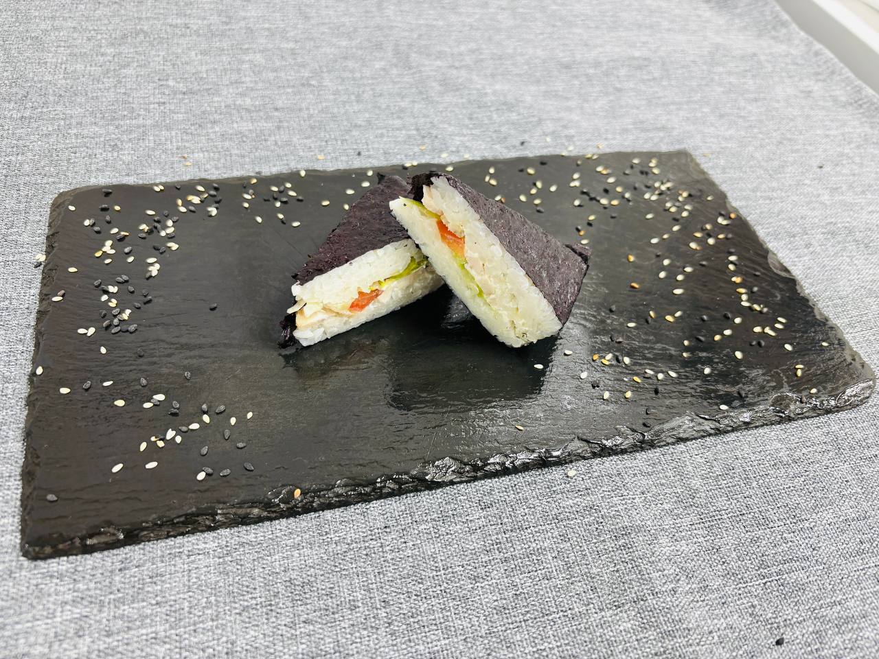 Онигири с курицей