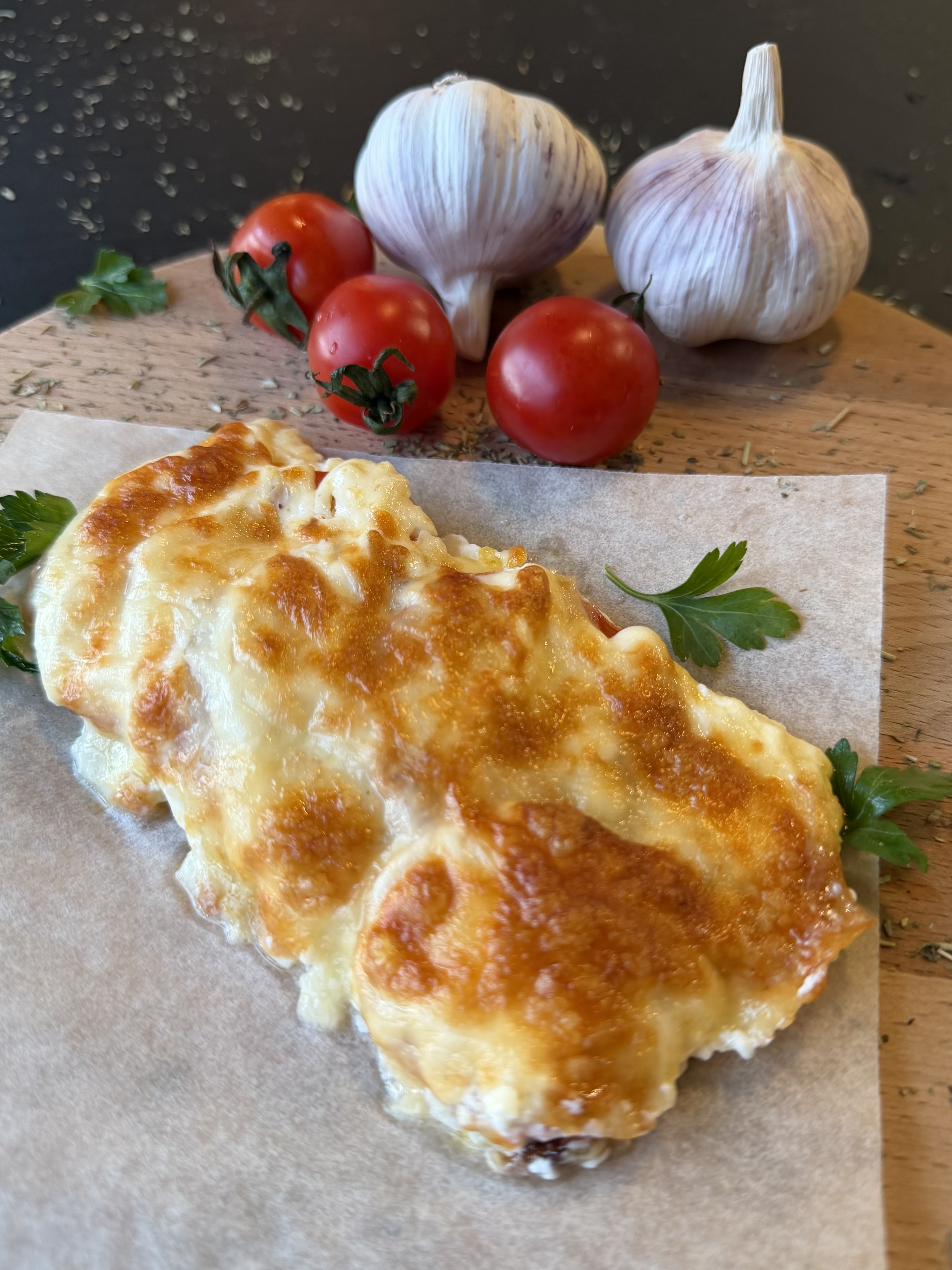 Минтай под сыром и овощами