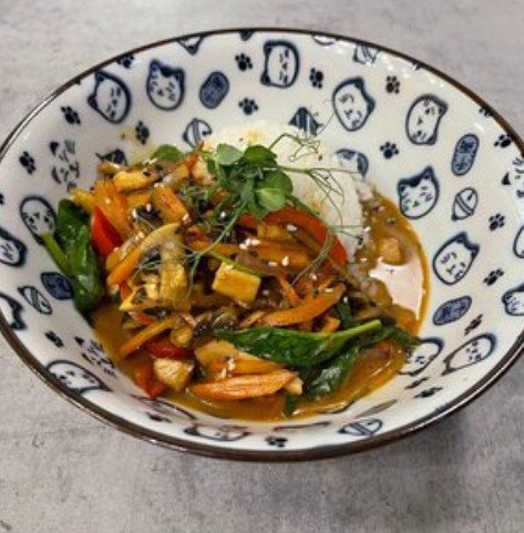 Карри с лапшой и курицей
