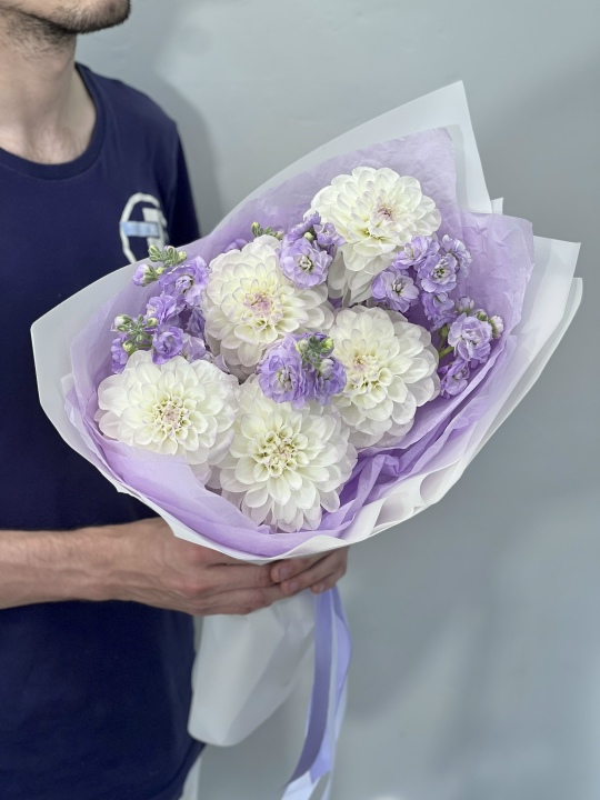 Букет из георгин «Лавандовое поле»